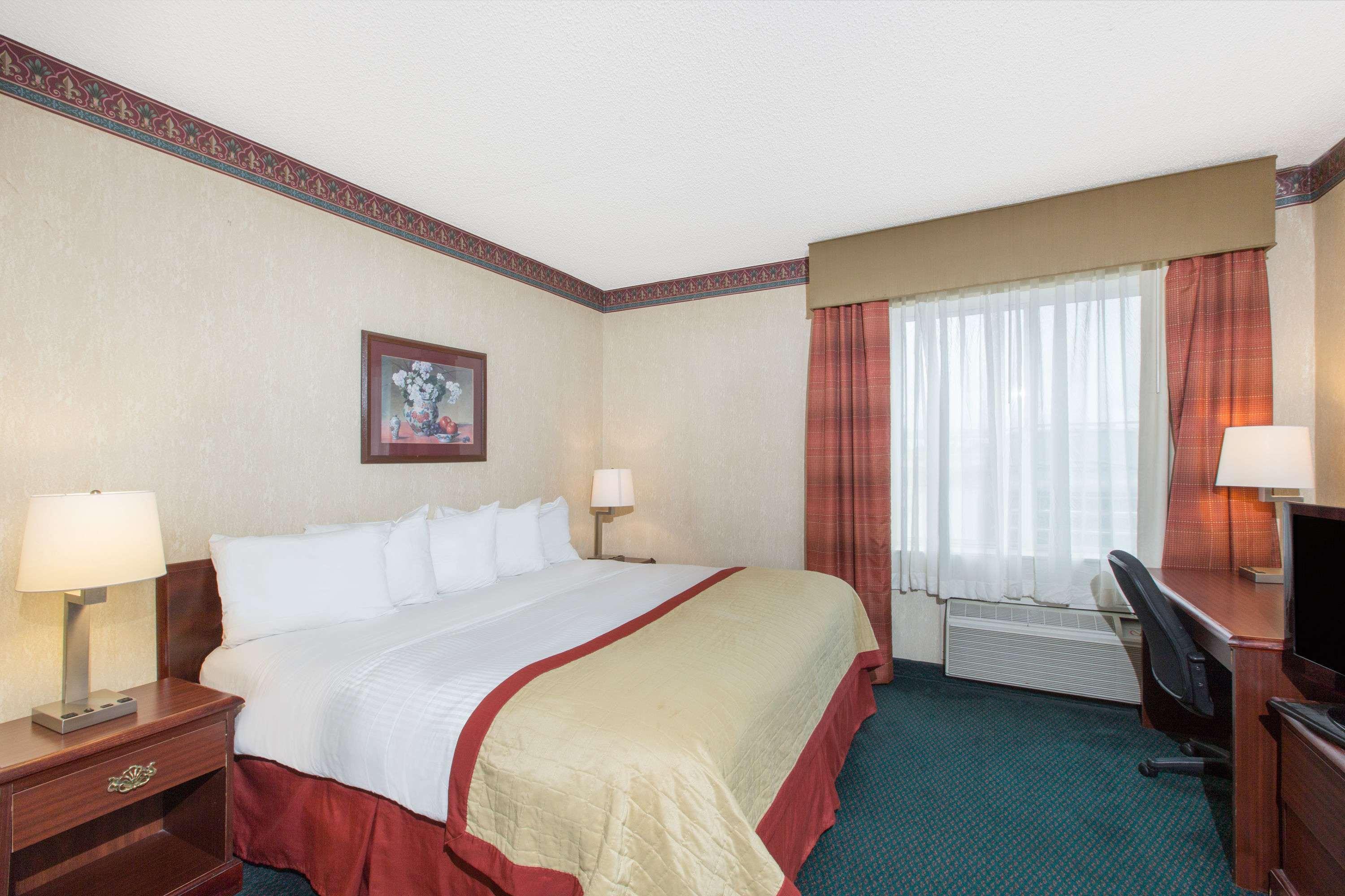 Baymont By Wyndham Jonesboro Hotel Екстериор снимка