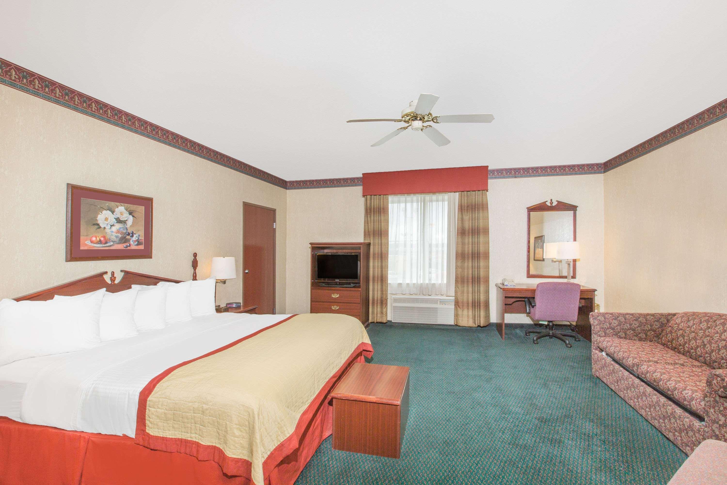 Baymont By Wyndham Jonesboro Hotel Екстериор снимка